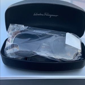 SALVATORE FERRAGAMO New Women's SF890S 210